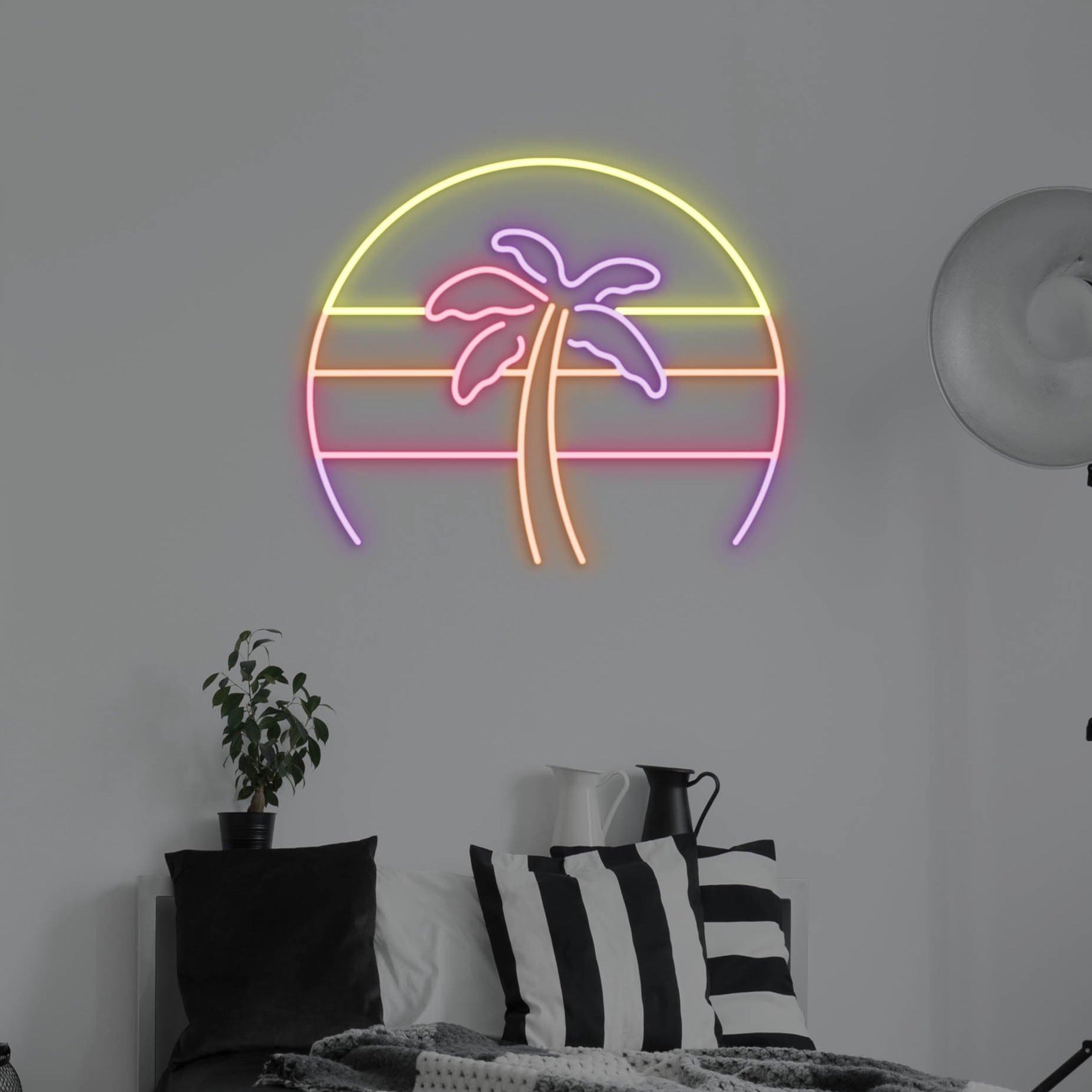 ⭐︎希少レア⭐︎ GRAPHIC LIGHT ムーンシャイン 昭和レトロ　壁掛照明 sunsetpalmbedroom.jpg?v=